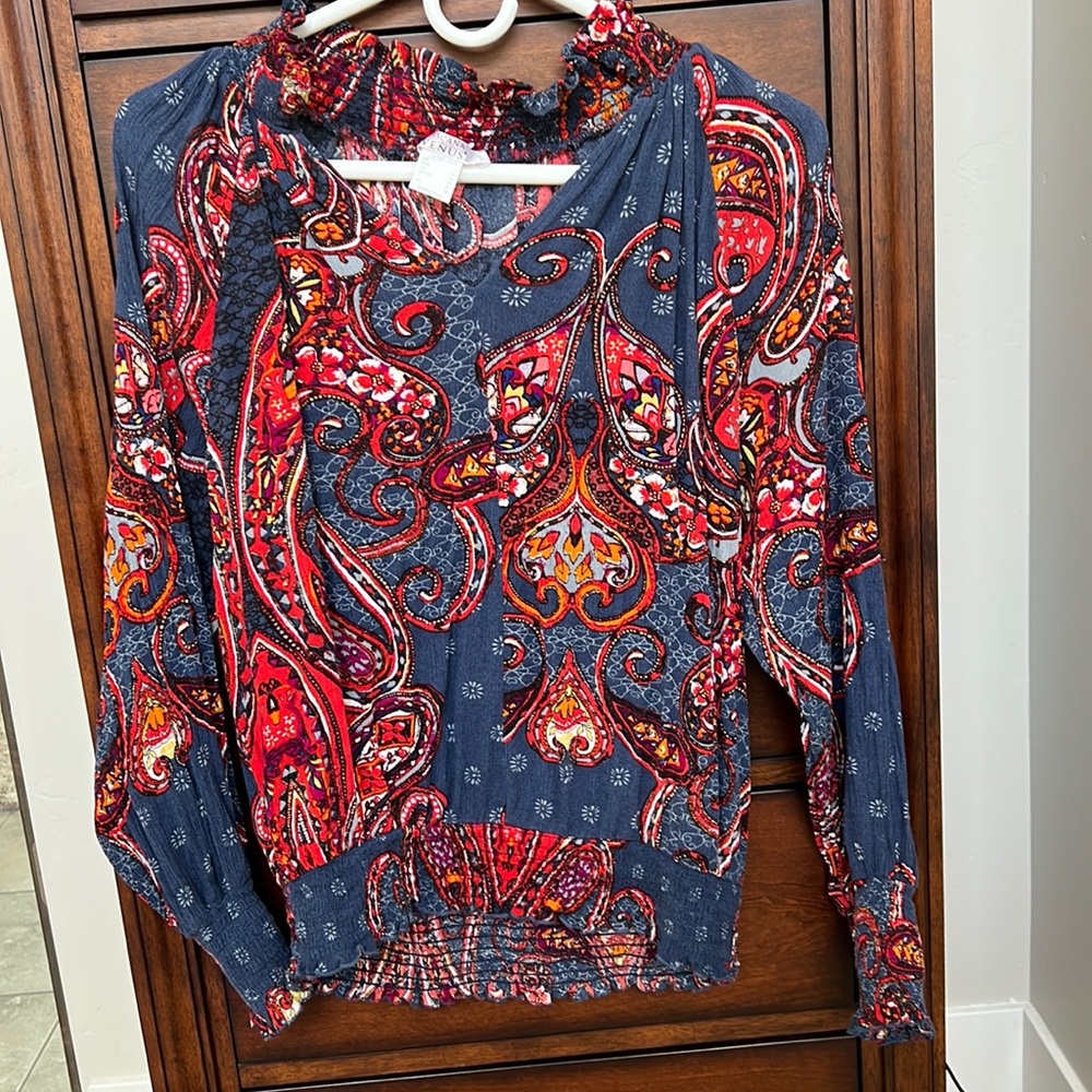 Lascana Venus paisley top size small